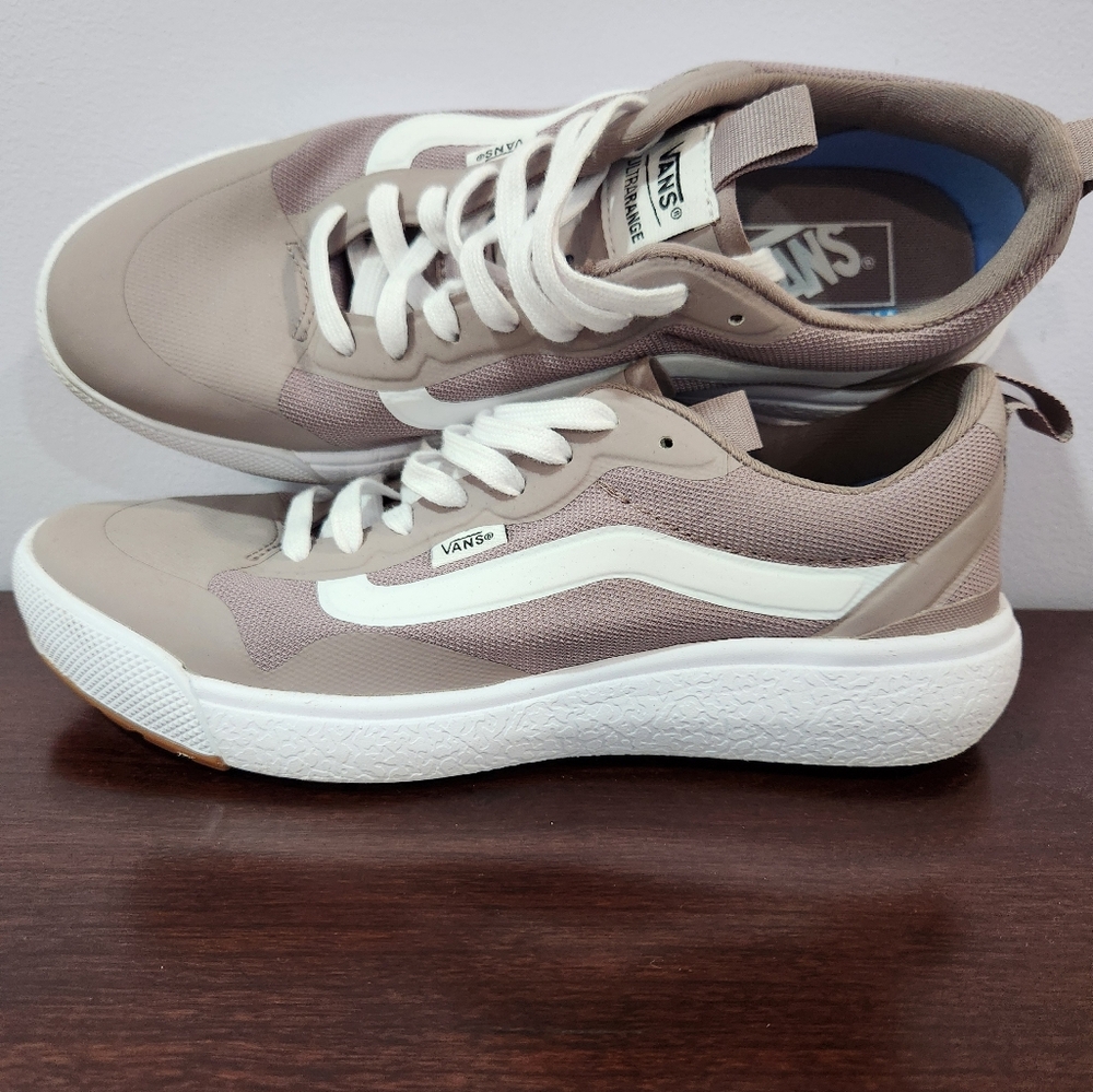 EUC VANS Ultrarange Sz 10